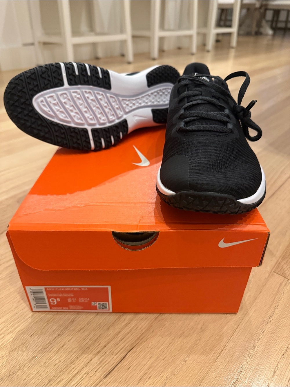 Nike Men’s Flex Control TR4 Black and White Trainers